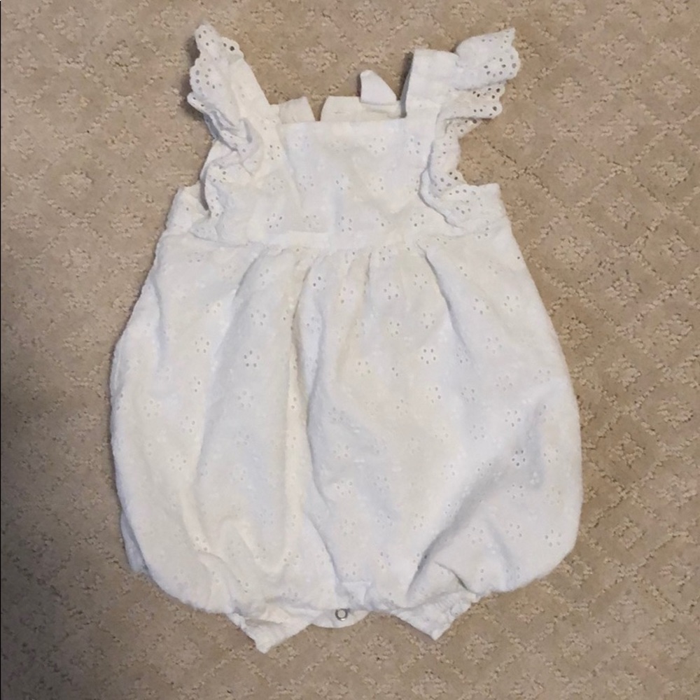 Gap eyelet bubble bodysuit